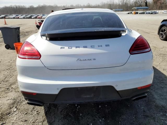 2016 Porsche Panamera 2