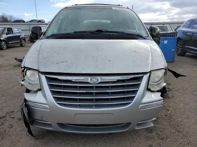 2005 Chrysler Town & Country Touring