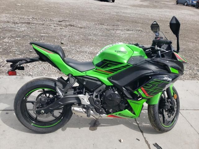 2024 Kawasaki EX650 P