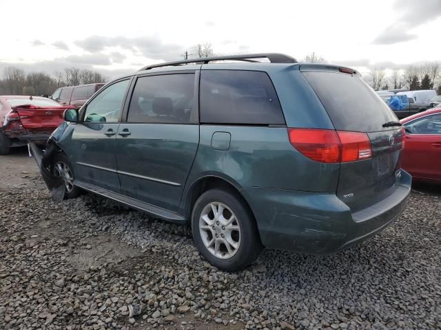 2004 Toyota Sienna LE