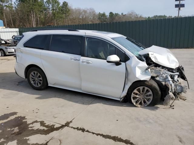 2022 Toyota Sienna XLE