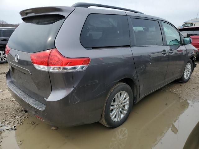 2013 Toyota Sienna XLE