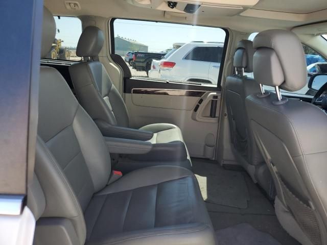 2014 Volkswagen Routan SEL Premium