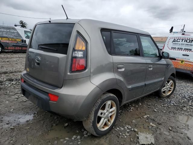 2010 KIA Soul +