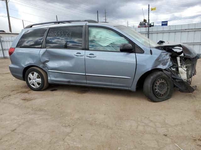 2004 Toyota Sienna CE