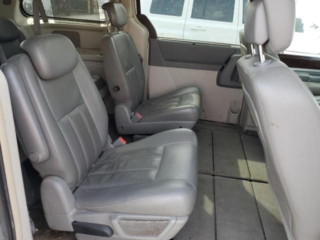 2010 Chrysler Town & Country Touring