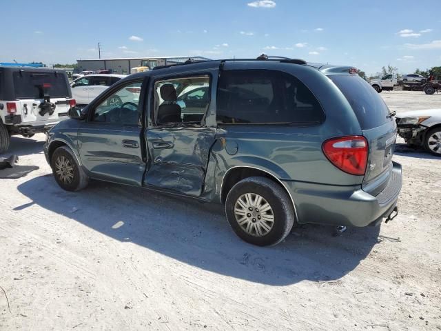 2005 Chrysler Town & Country LX