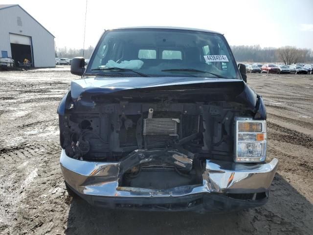 2011 Ford Econoline E350 Super Duty Wagon