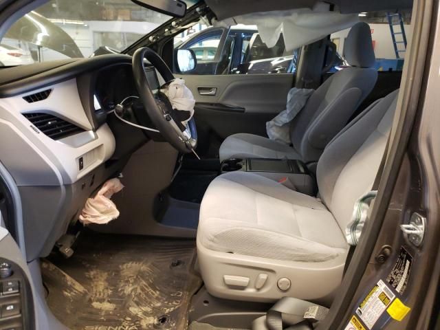 2017 Toyota Sienna LE