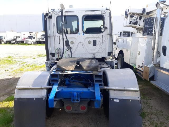 2017 Freightliner Cascadia 125