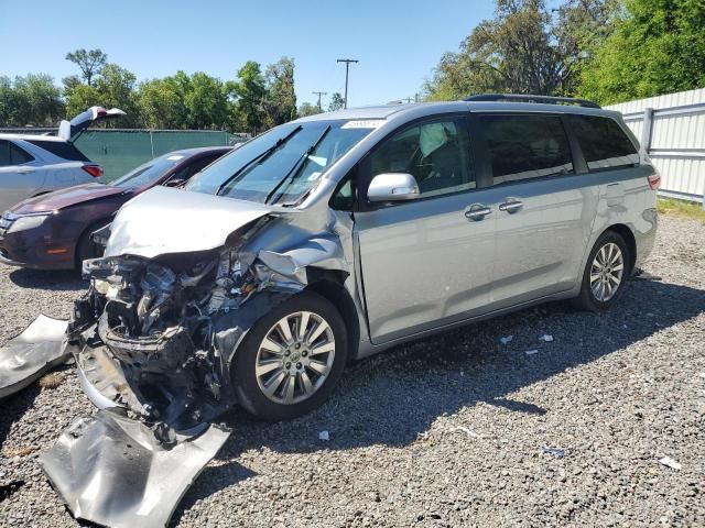 2016 Toyota Sienna XLE