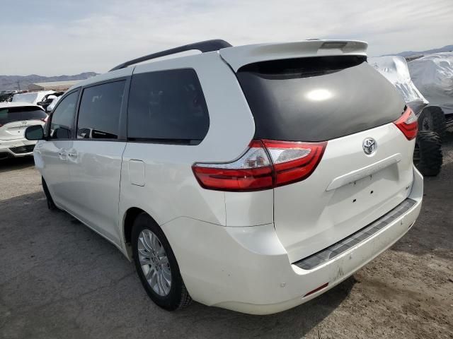 2017 Toyota Sienna XLE