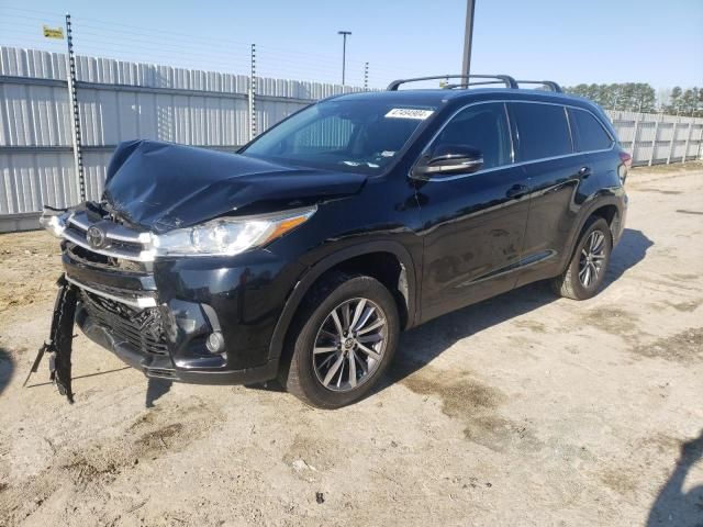 2019 Toyota Highlander SE