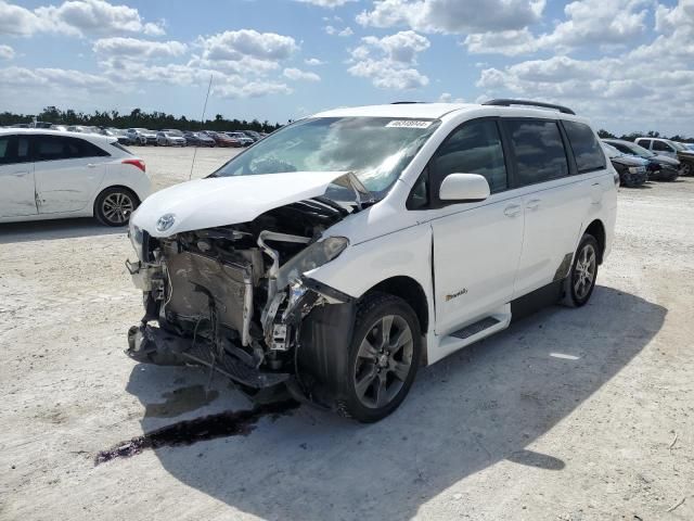 2012 Toyota Sienna Sport