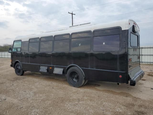 2001 Freightliner Chassis M Line Shuttle Bus
