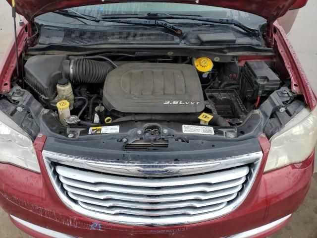 2014 Chrysler Town & Country Touring