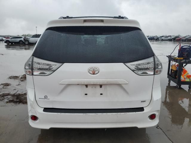 2013 Toyota Sienna Sport