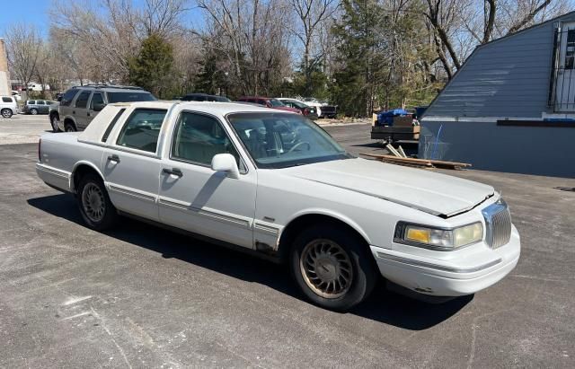 1996 Lincoln Town Car Signature