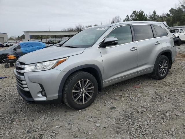 2017 Toyota Highlander SE