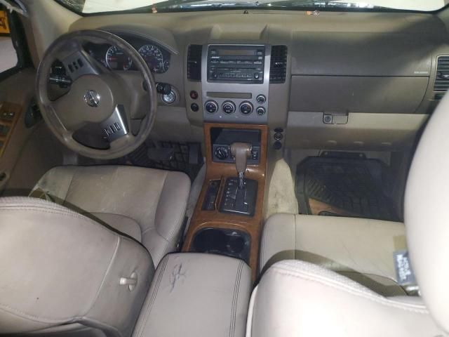 2005 Nissan Pathfinder LE