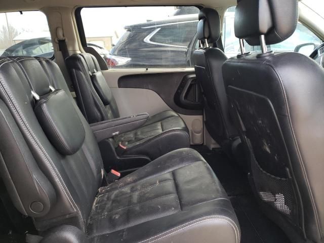 2013 Chrysler Town & Country Touring L