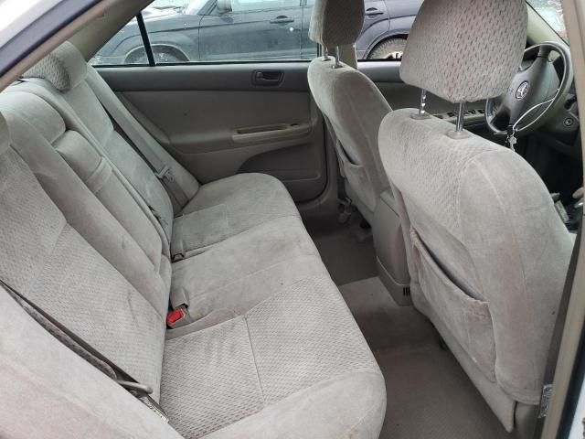 2004 Toyota Camry LE