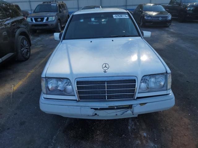 1995 Mercedes-Benz E 320 Base