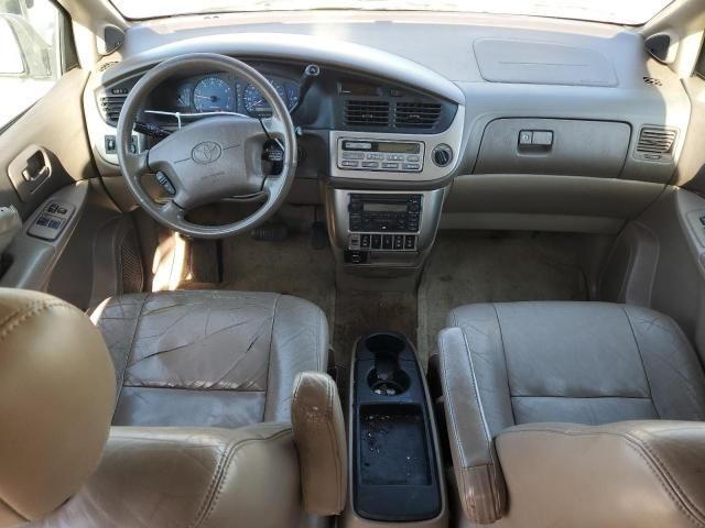 2001 Toyota Sienna LE