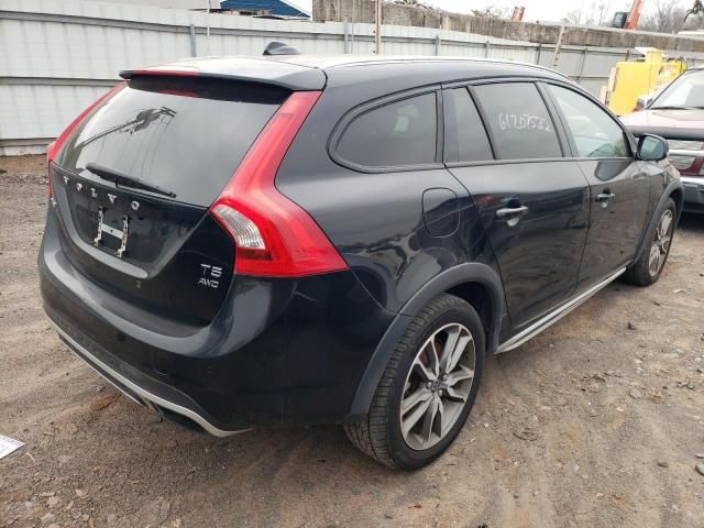 2015 Volvo V60 Cross Country Premier