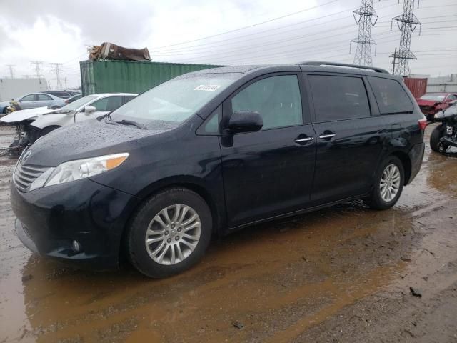 2016 Toyota Sienna XLE