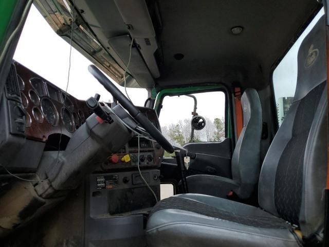 2012 Mack 600 CXU600