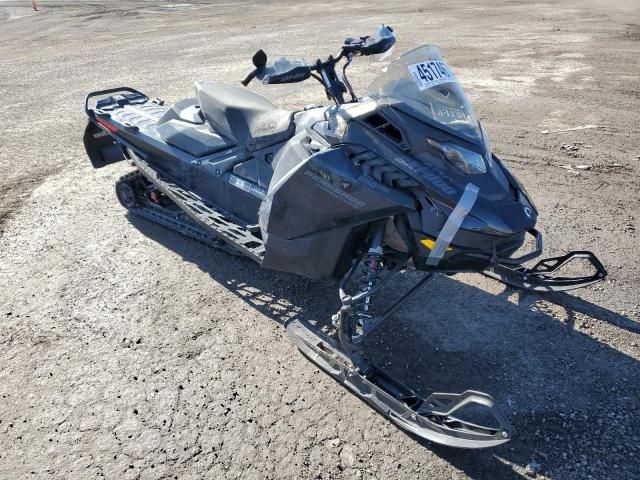 2023 Skidoo Renegade