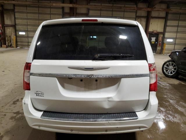 2014 Chrysler Town & Country Touring L