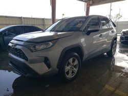 Carros salvage para piezas a la venta en subasta: 2021 Toyota Rav4 XLE