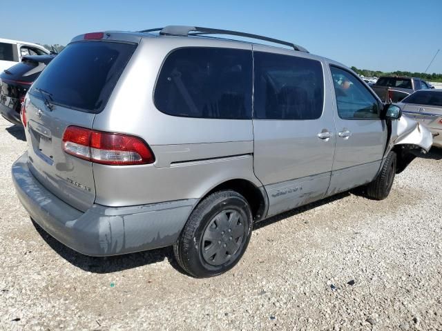 2001 Toyota Sienna LE