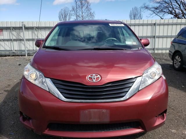 2013 Toyota Sienna LE