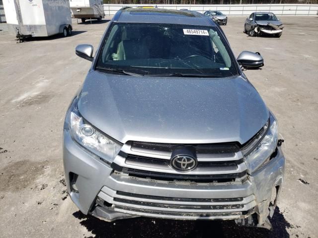 2017 Toyota Highlander SE