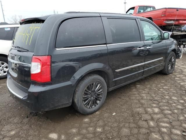 2013 Chrysler Town & Country Touring L