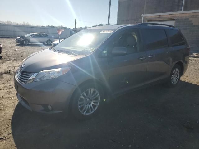 2015 Toyota Sienna XLE