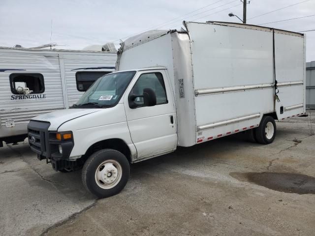 2015 Ford Econoline E350 Super Duty Cutaway Van