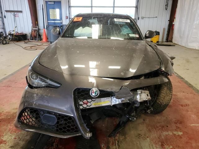 2022 Alfa Romeo Giulia