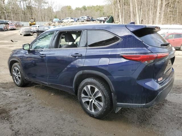 2022 Toyota Highlander XLE