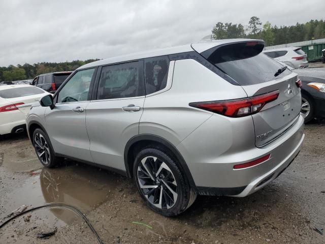 2022 Mitsubishi Outlander SE