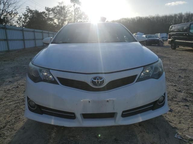 2014 Toyota 2018 Toyota Camry SE