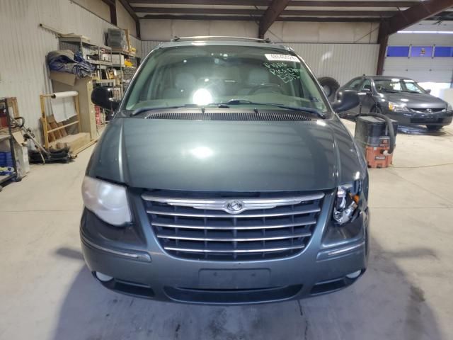 2005 Chrysler Town & Country Limited