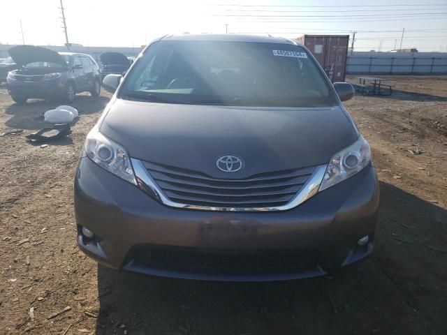 2017 Toyota Sienna XLE