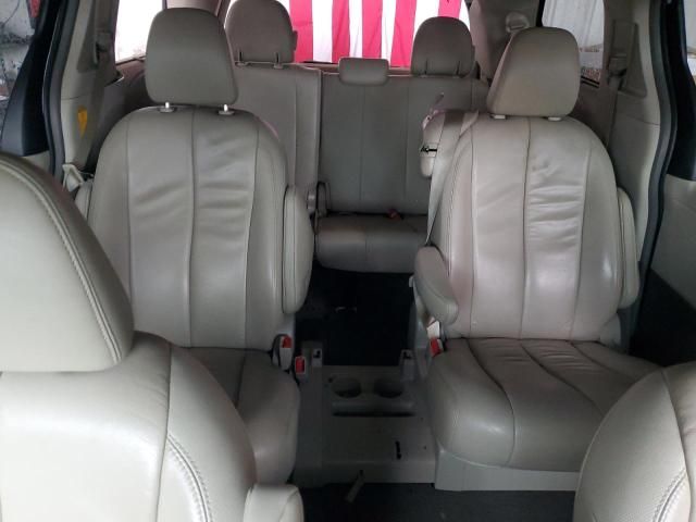 2014 Toyota Sienna XLE