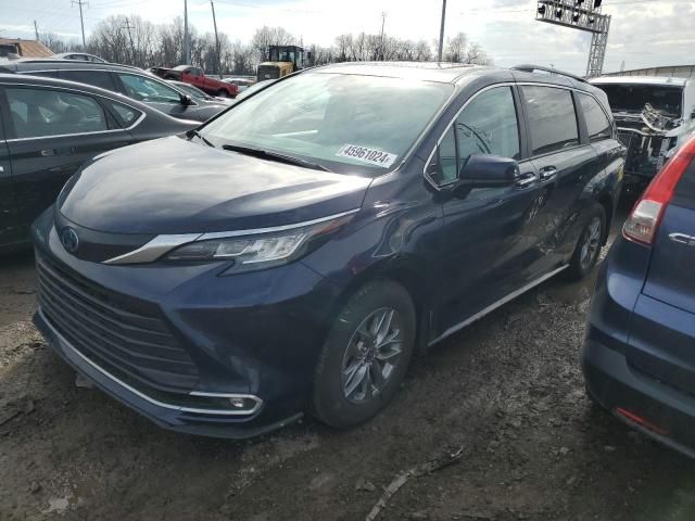 2022 Toyota Sienna XLE