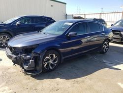 Carros salvage sin ofertas aún a la venta en subasta: 2016 Honda Accord LX