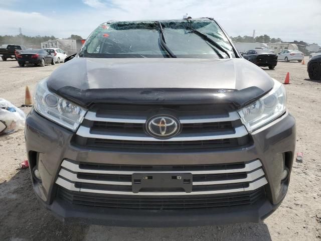 2018 Toyota Highlander SE